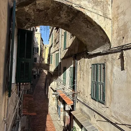 Centro Storico - Palazzo Manara - East Apartment Sanremo